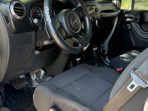 Used 2011 Jeep Wrangler Sport AWD/4WD image 12