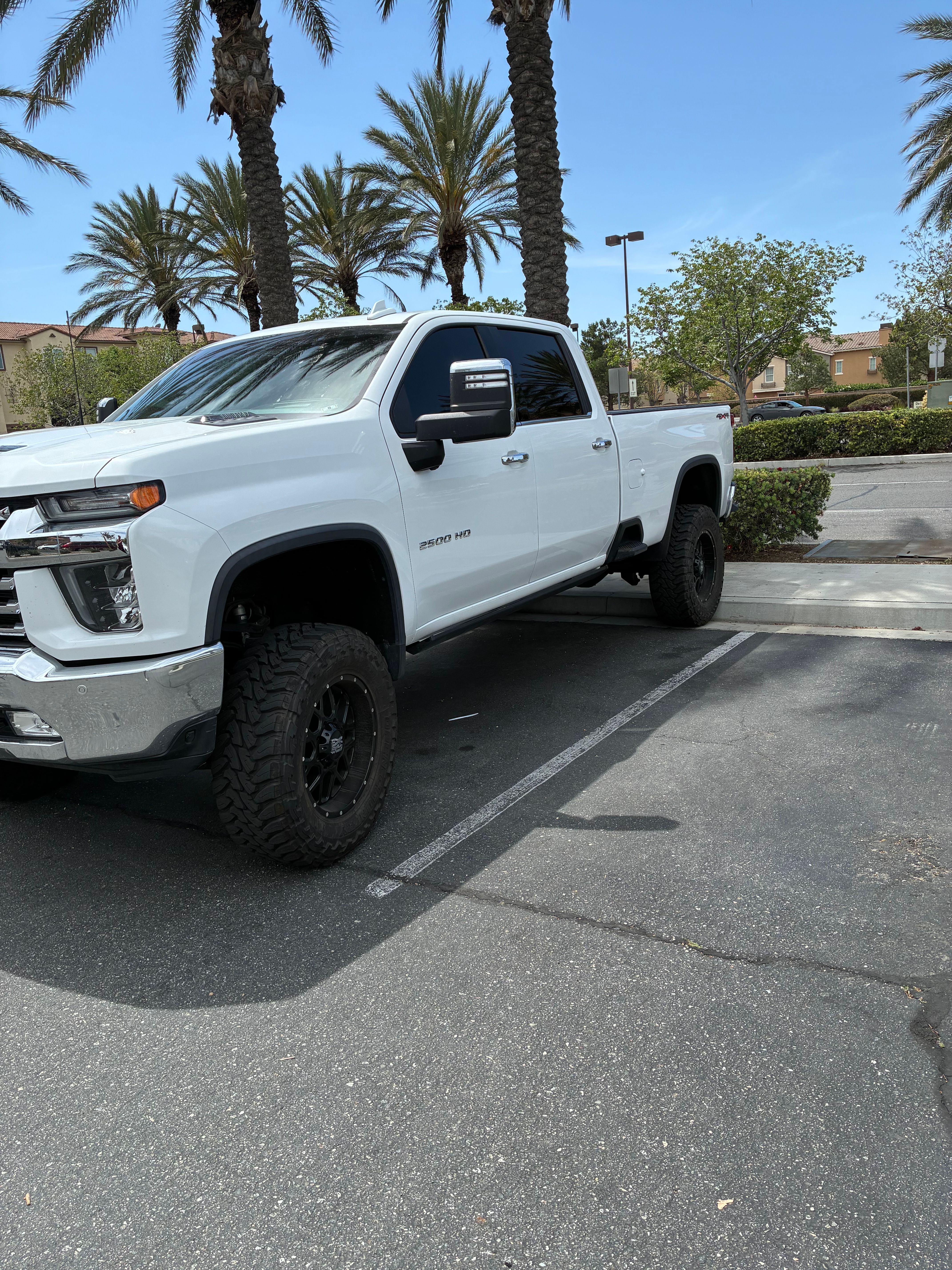 Used 2020 Chevrolet Silverado 2500 LTZ w/ LTZ Plus Package AWD/4WD image 2