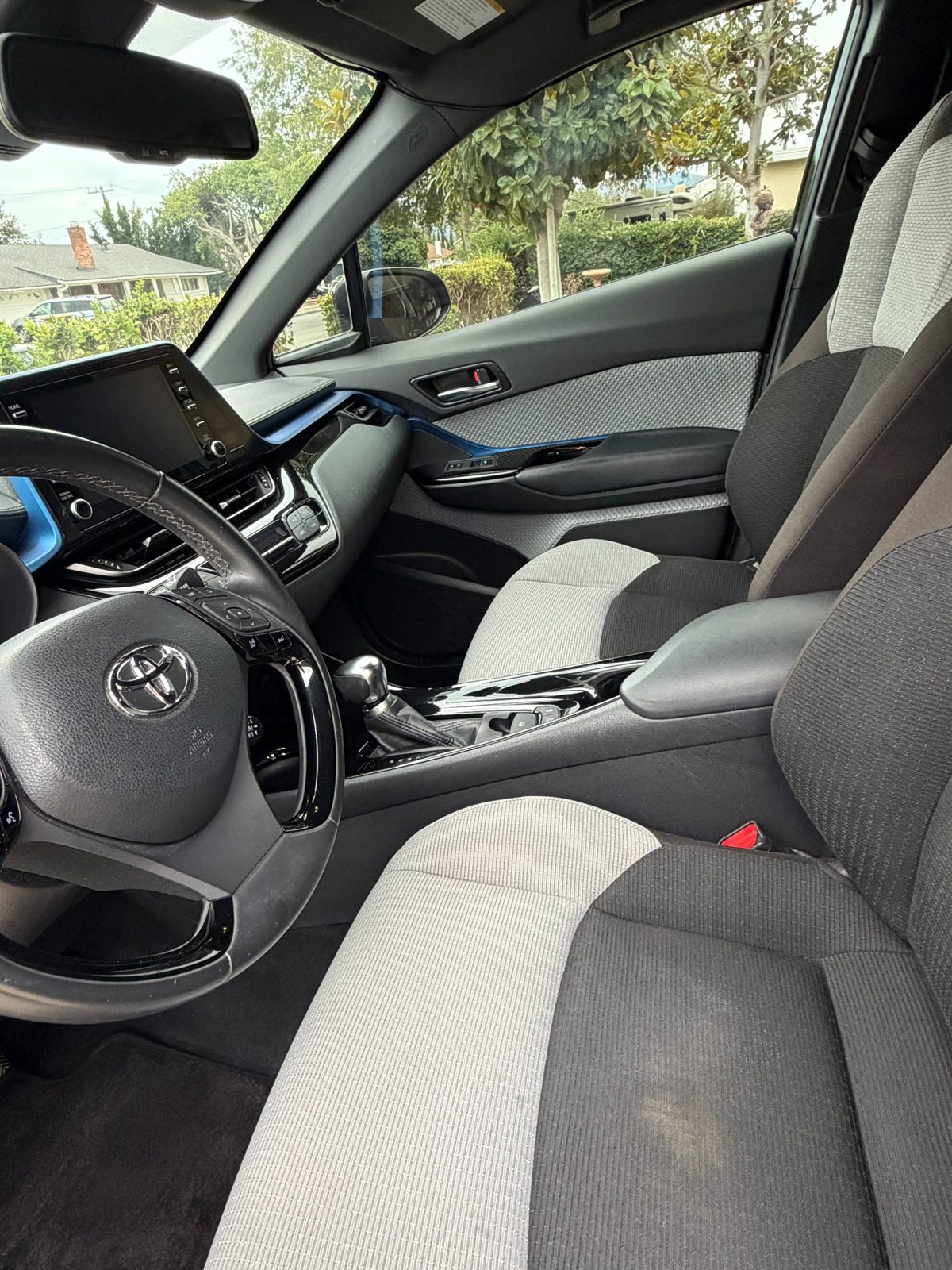 Used 2019 Toyota C-HR XLE FWD image 12