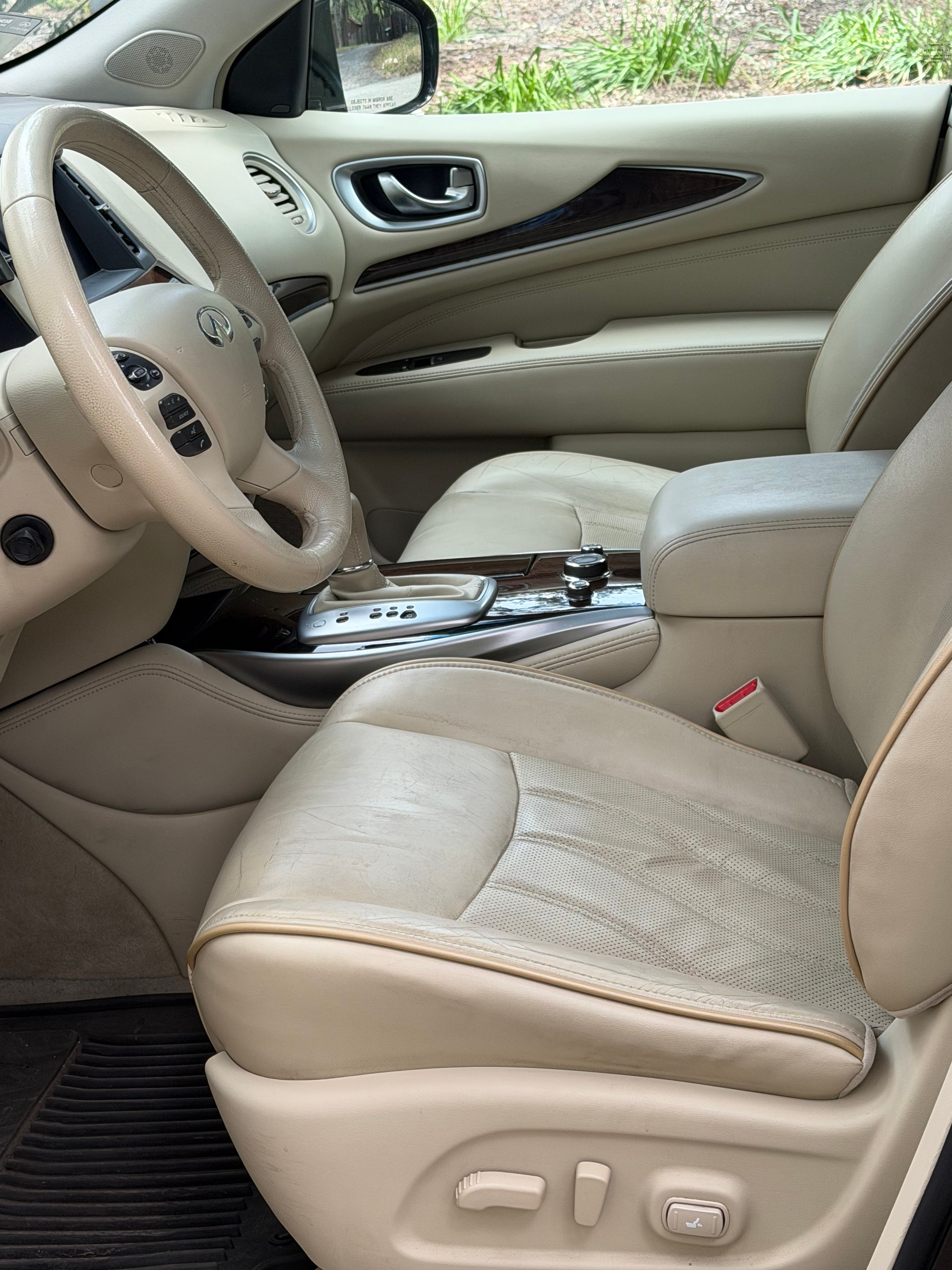 Used 2013 INFINITI JX35 AWD w/ Premium Pkg image 8