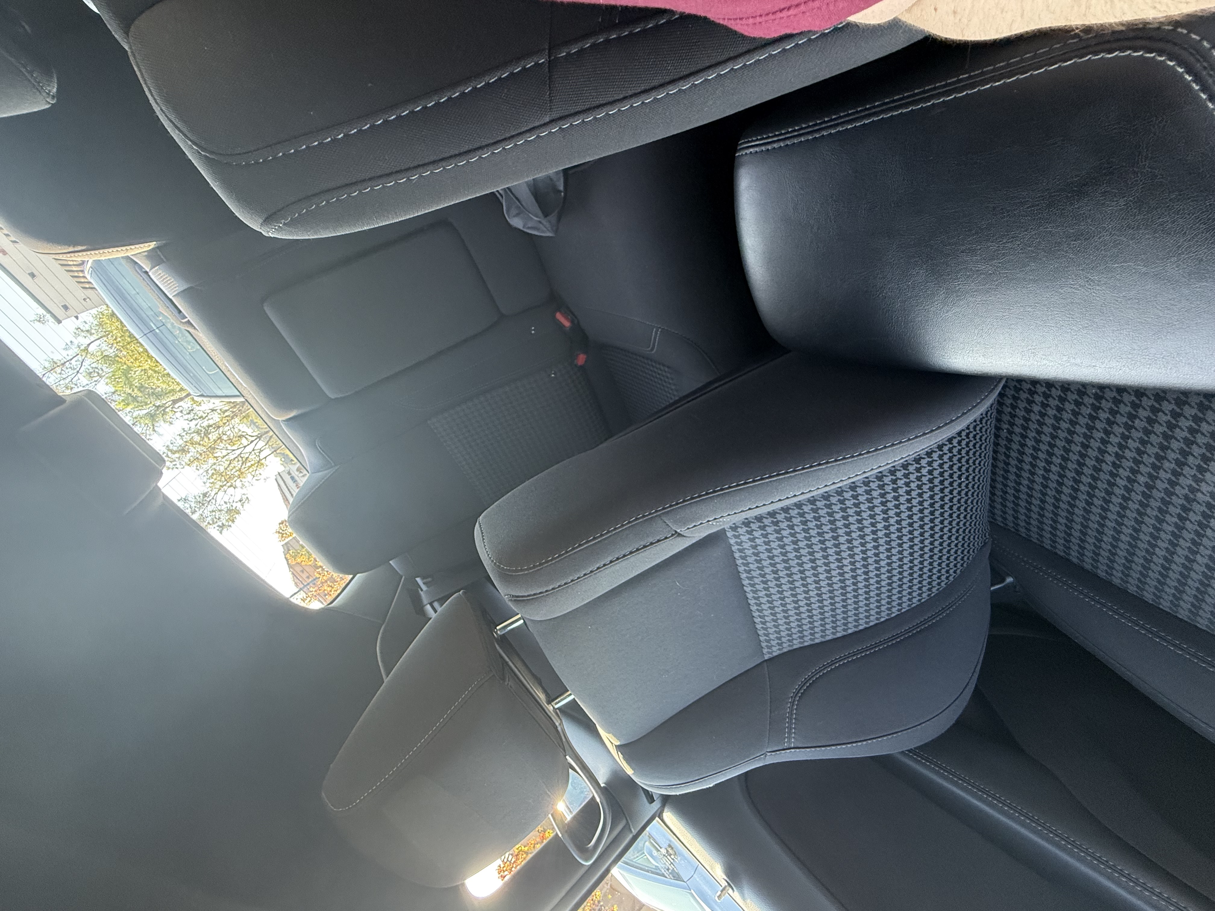Used 2019 Dodge Challenger SXT w/ Blacktop Package RWD image 6