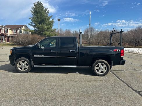 Used 2012 GMC Sierra 2500 Denali w/ Suspension Package, Off-Road image 1