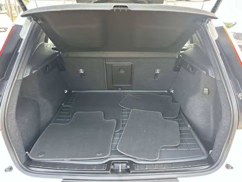Used 2026 Volvo XC40 B5 Plus w/ Protection Package Premier AWD/4WD image 5
