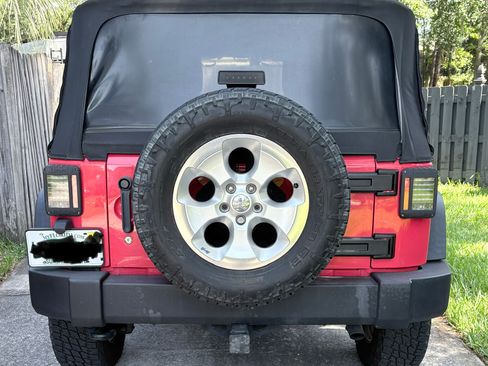 Used 2013 Jeep Wrangler Sport AWD/4WD image 5
