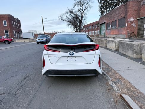 Used 2017 Toyota Prius Prime Plus image 12