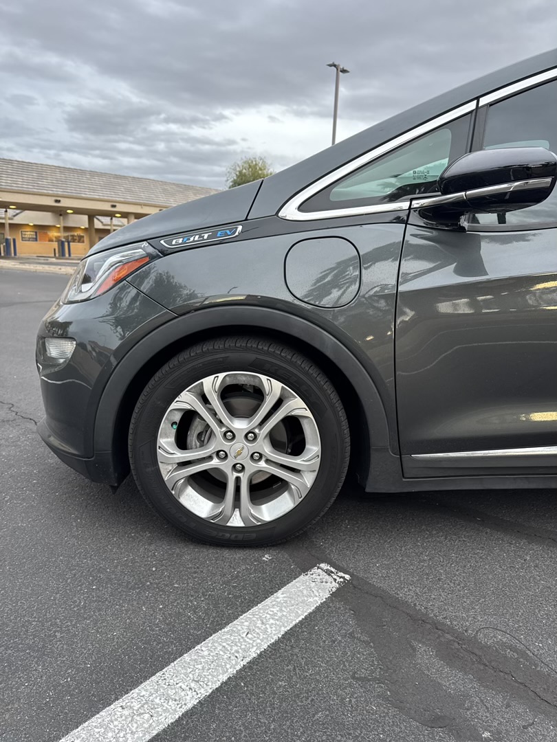 Used 2020 Chevrolet Bolt LT FWD image 5