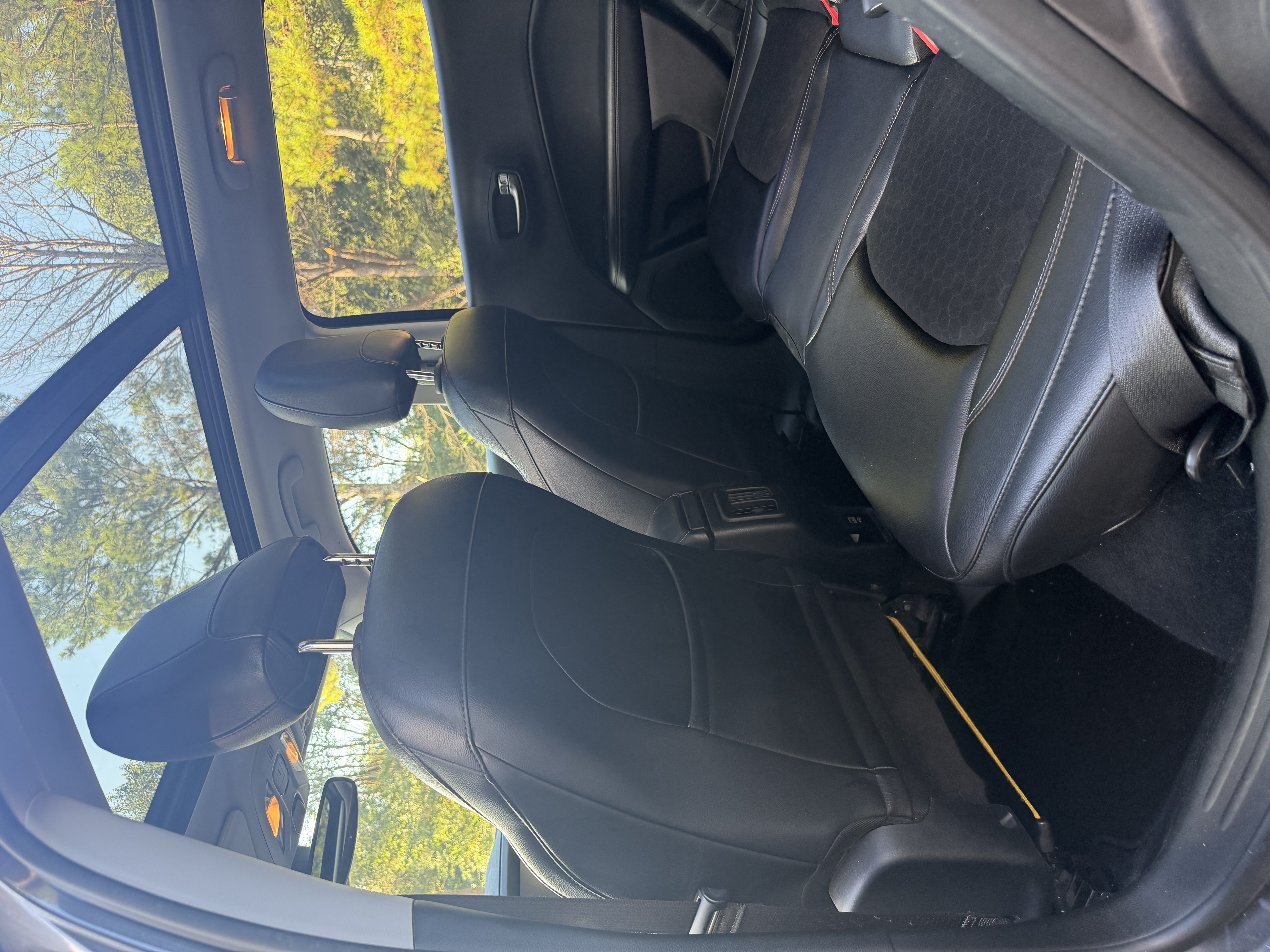 Used 2018 Jeep Compass Latitude w/ Popular Equipment Group FWD image 10