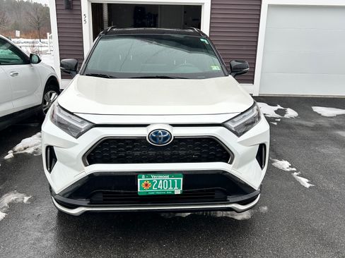 Used 2022 Toyota RAV4 XSE w/ Weather Package image 4