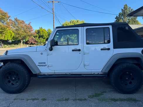 Used 2011 Jeep Wrangler Unlimited Sport AWD/4WD image 4