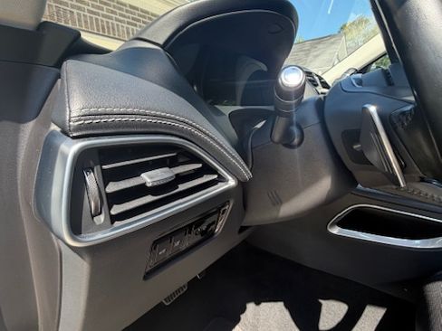 Used 2018 Jaguar F-PACE S image 12