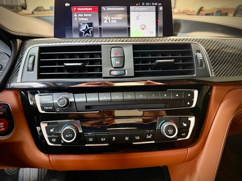 Used 2019 BMW M4 Coupe w/ Competition Package image 17