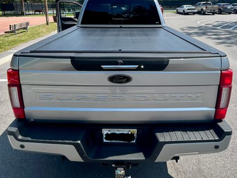 Used 2022 Ford F250 Lariat w/ Black Appearance Package AWD/4WD image 4