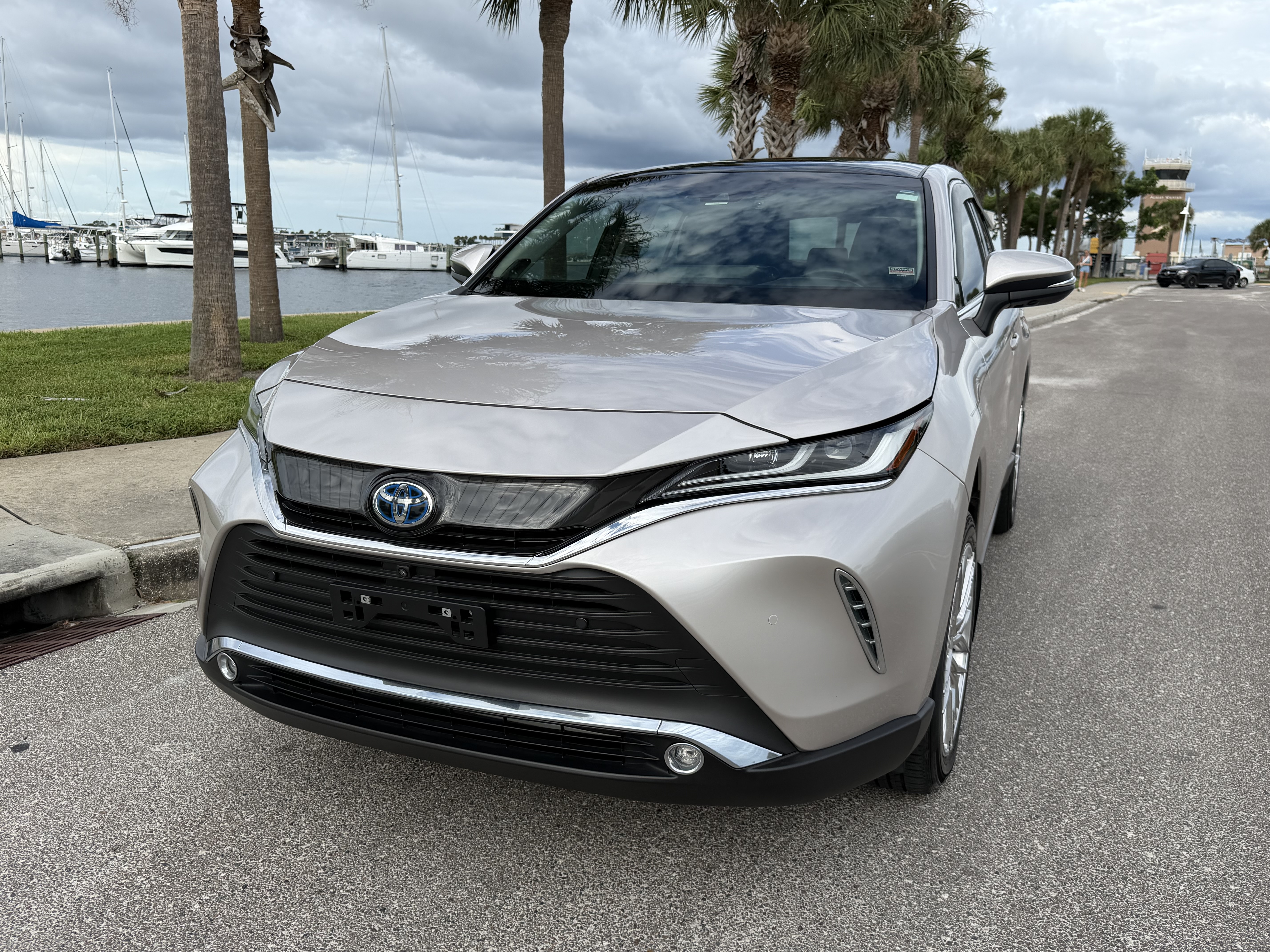 Used 2024 Toyota Venza Limited AWD/4WD image 1