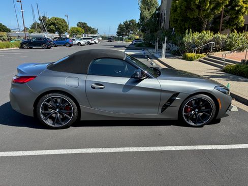 Used 2025 BMW Z4 M40i w/ Edition RWD image 8