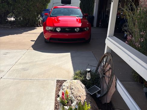 Used 2012 Ford Mustang GT Premium w/ Security Pkg RWD image 2
