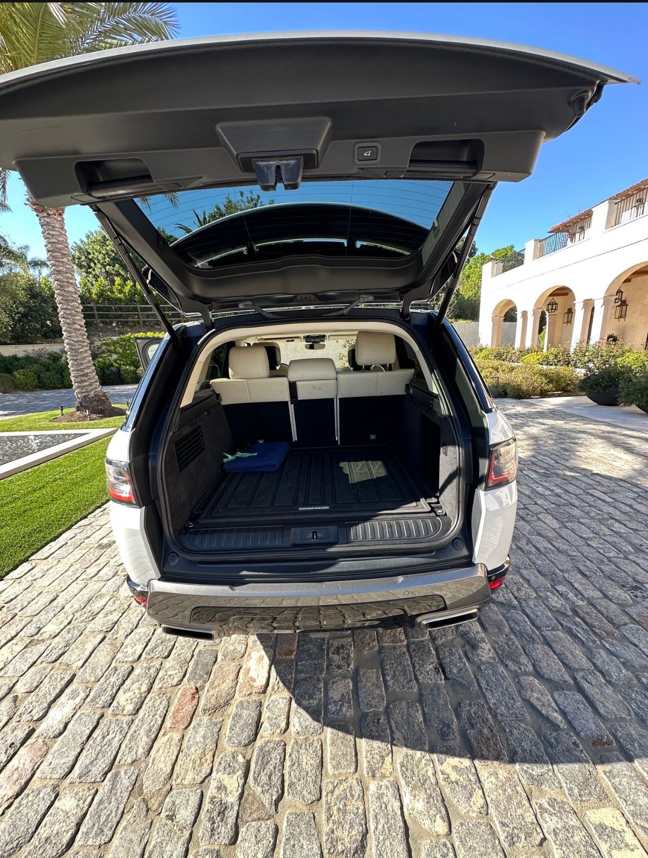 Used 2019 Land Rover Range Rover Sport HSE AWD/4WD image 8