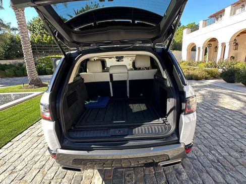 Used 2019 Land Rover Range Rover Sport HSE AWD/4WD image 8