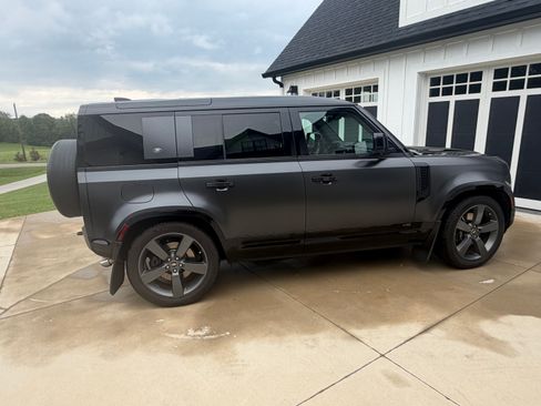 Used 2023 Land Rover Defender 110 Carpathian Edition AWD/4WD image 2