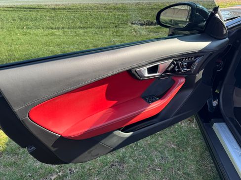 Used 2015 Jaguar F-TYPE S image 19