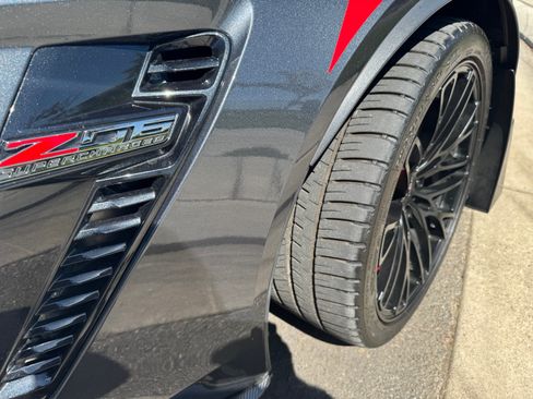 Used 2018 Chevrolet Corvette Z06 RWD image 6
