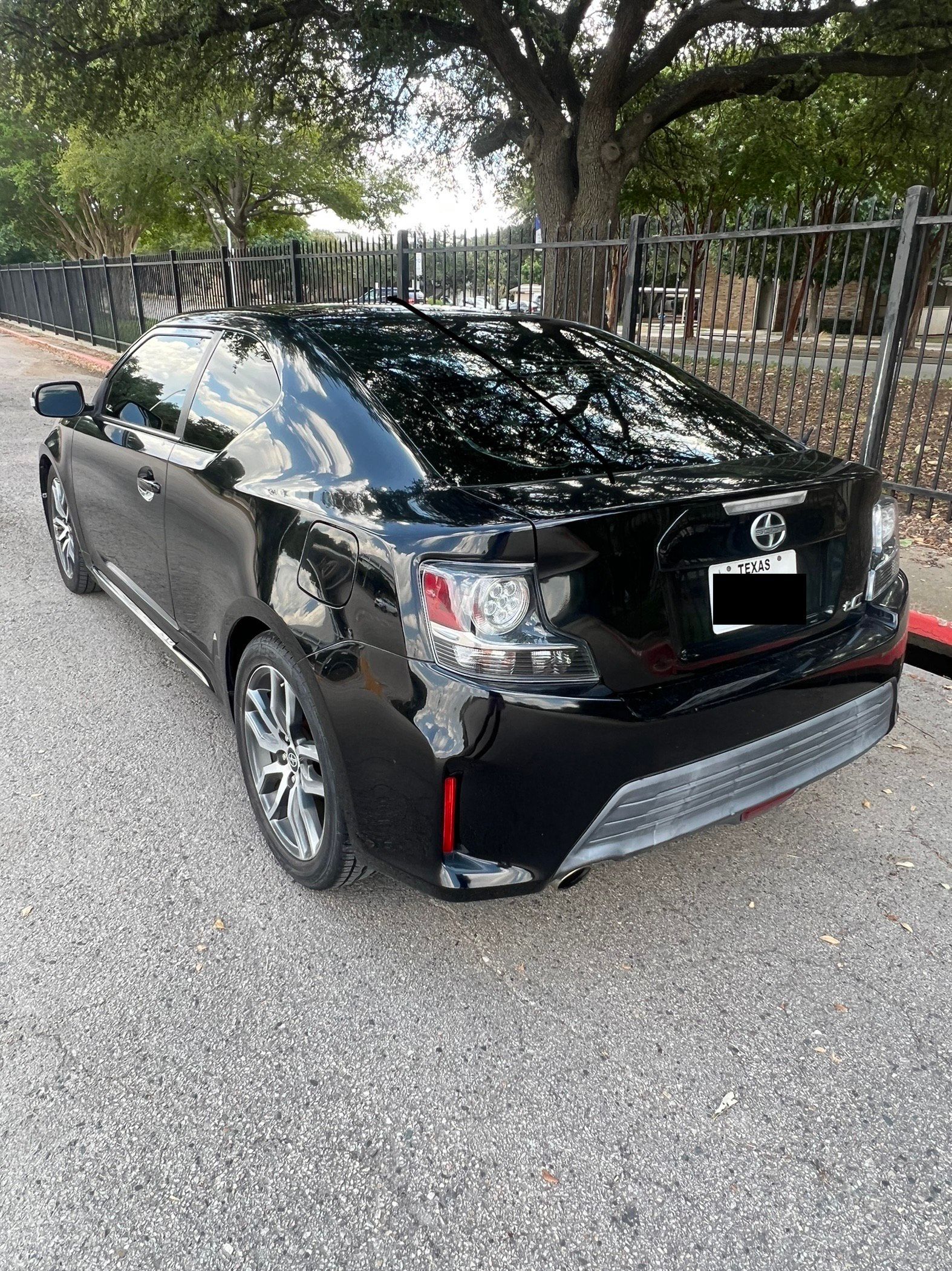 Used 2014 Scion tC FWD image 10