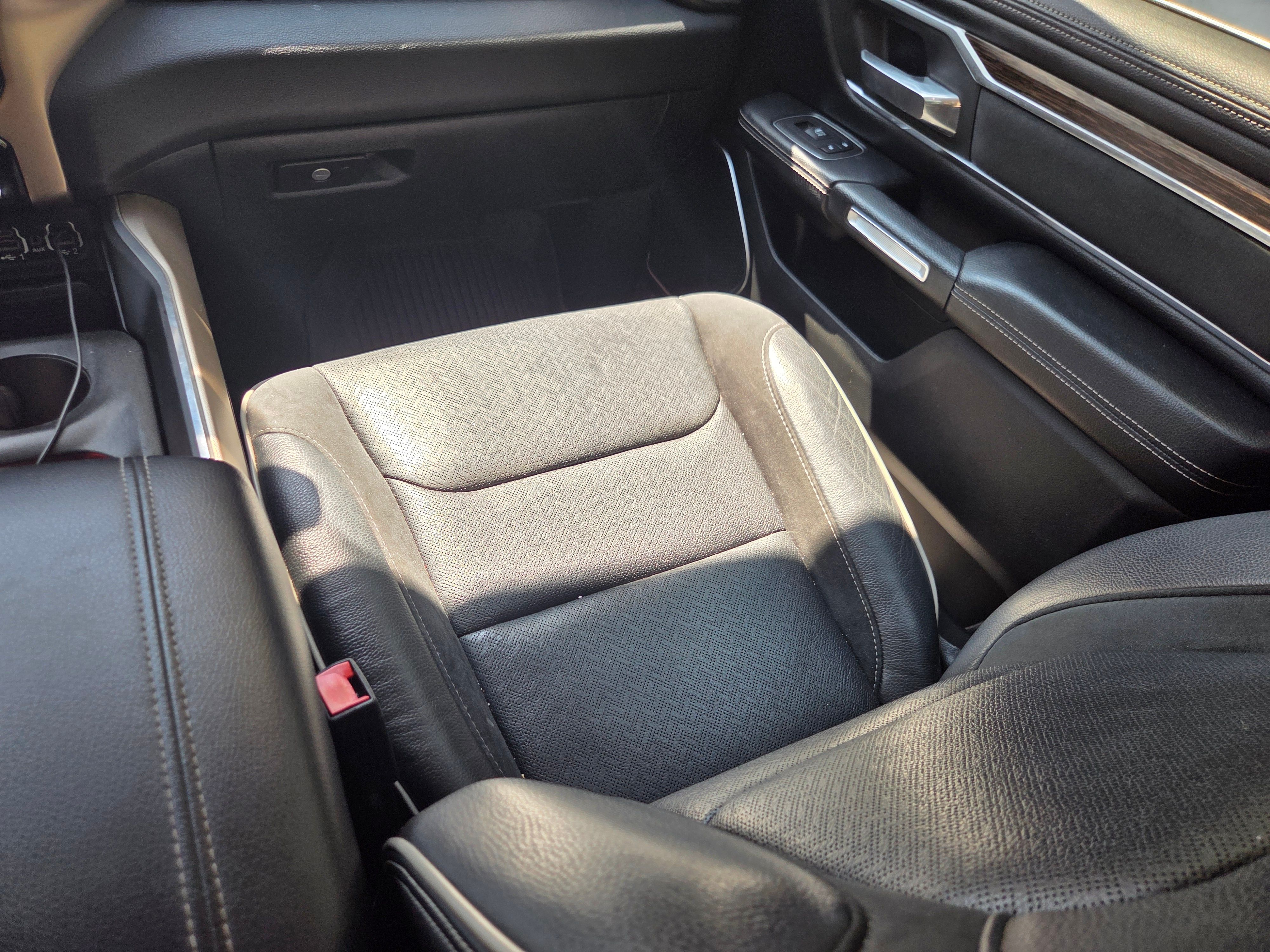 Used 2019 RAM 1500 Laramie RWD image 10