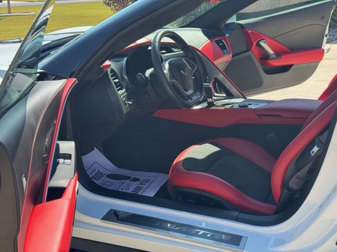 Used 2016 Chevrolet Corvette Z06 w/ 3LZ Preferred Equipment Group image 16