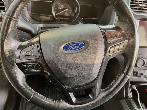 Used 2019 Ford Explorer XLT w/ Equipment Group 201A FWD image 11