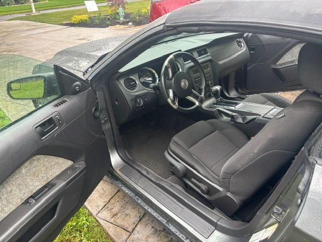Used 2011 Ford Mustang GT RWD image 5