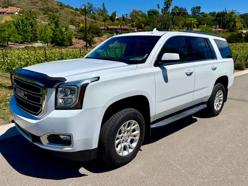 Used 2016 GMC Yukon SLT image 1