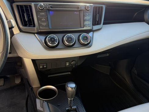 Used 2013 Toyota RAV4 LE image 24