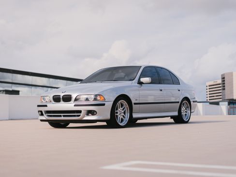 Used 2003 BMW 540i Sedan image 2