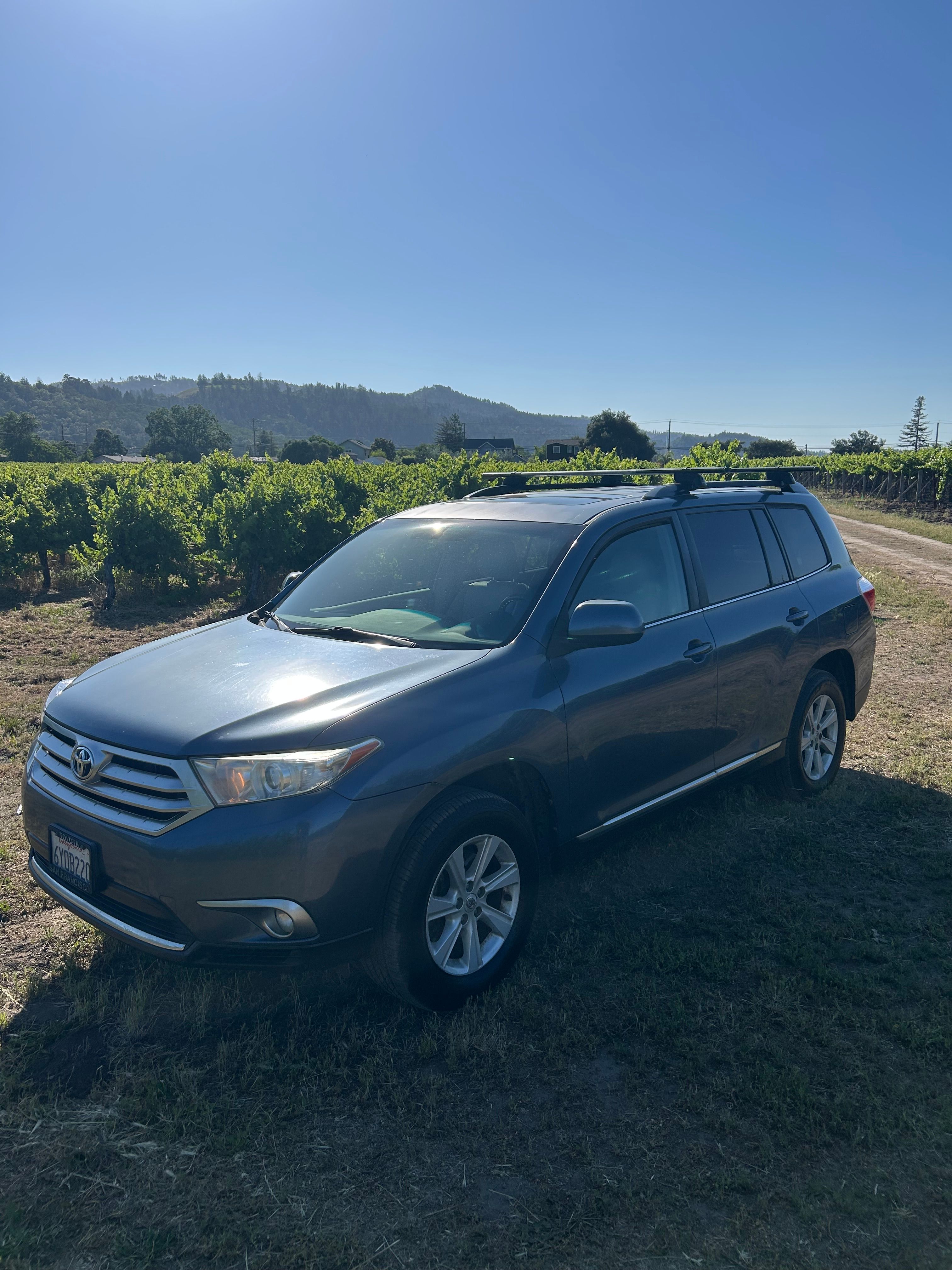 Used 2013 Toyota Highlander SE AWD/4WD image 1