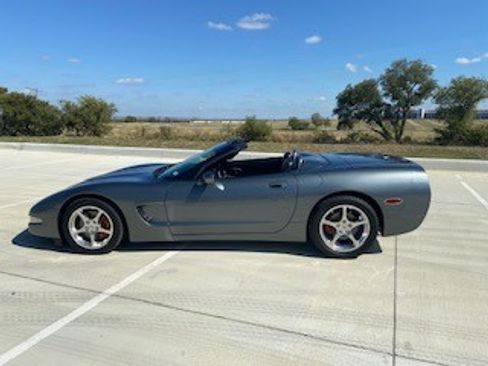 Used 2003 Chevrolet Corvette Convertible w/ Preferred Equipment Group1 image 2