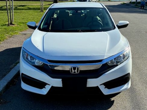 Used 2018 Honda Civic LX image 9