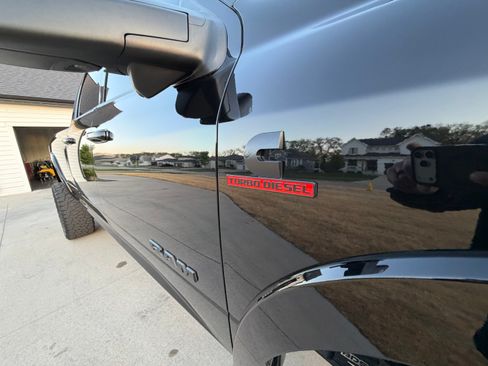 Used 2025 RAM 3500 Limited AWD/4WD image 8