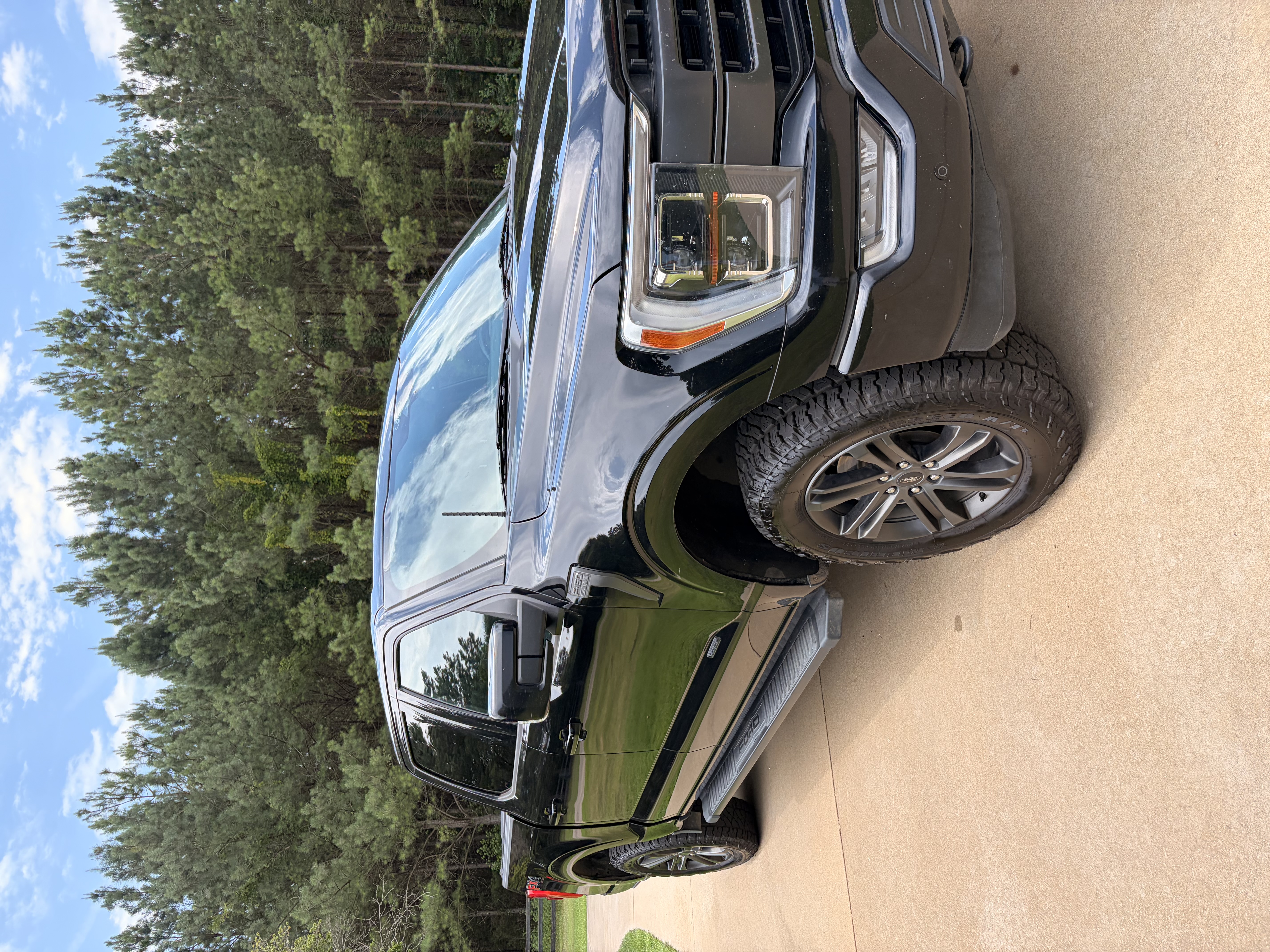 Used 2022 Ford F150 Lariat w/ Equipment Group 502A High AWD/4WD image 13