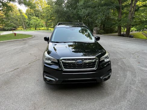 Used 2017 Subaru Forester 2.5i Touring AWD/4WD image 5