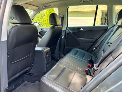 Used 2013 Volkswagen Tiguan SE image 10