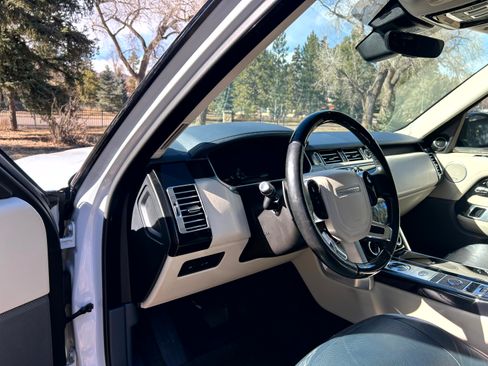 Used 2020 Land Rover Range Rover HSE image 29