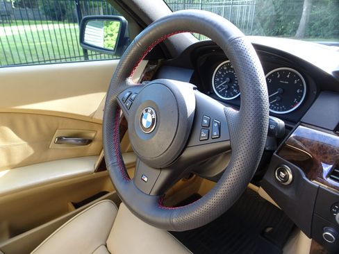 Used 2007 BMW 530xi Wagon AWD/4WD image 17