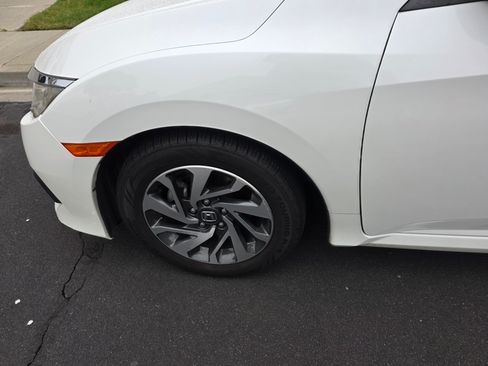 Used 2017 Honda Civic EX image 8