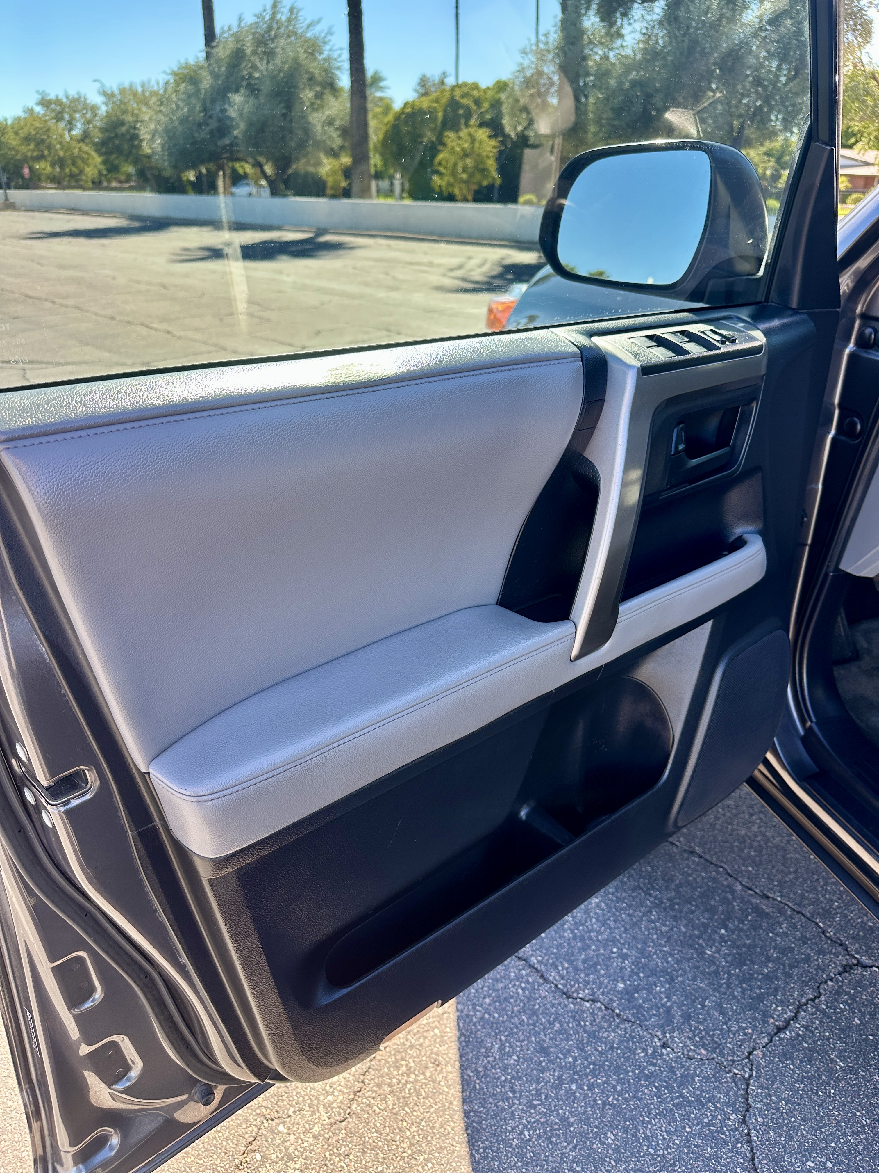 Used 2011 Toyota 4Runner Trail AWD/4WD image 19