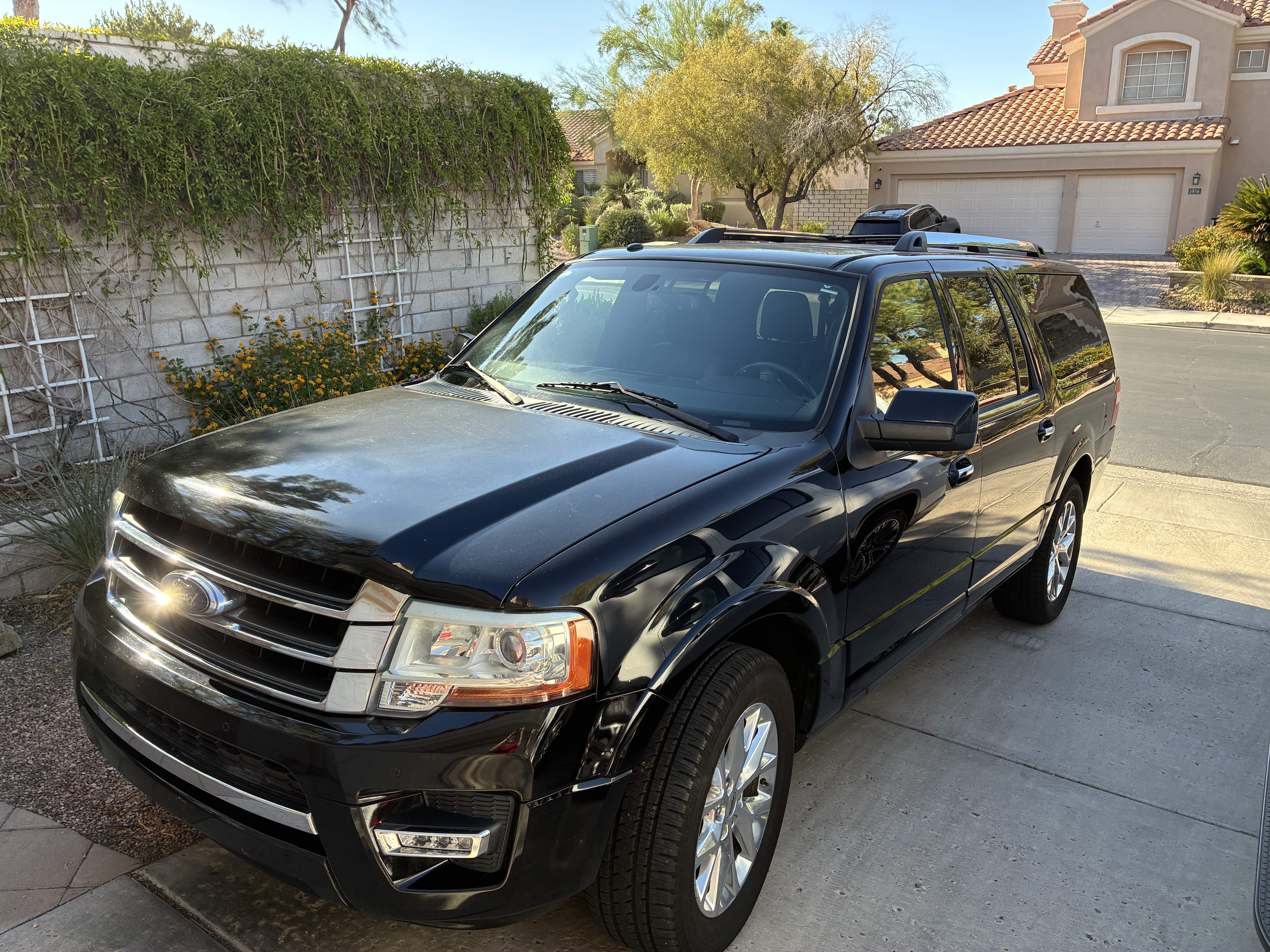 Used 2016 Ford Expedition EL Limited w/ Equipment Group 301A RWD image 1
