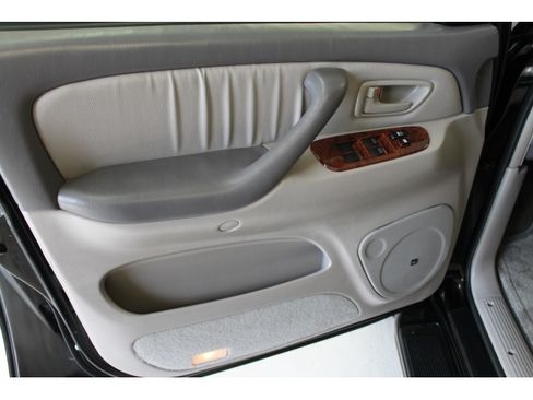 Used 2006 Toyota Sequoia Limited image 18