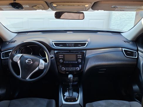 Used 2016 Nissan Rogue SV image 9