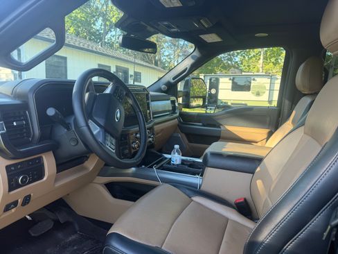 Used 2024 Ford F250 Lariat w/ Lariat Ultimate Package AWD/4WD image 11