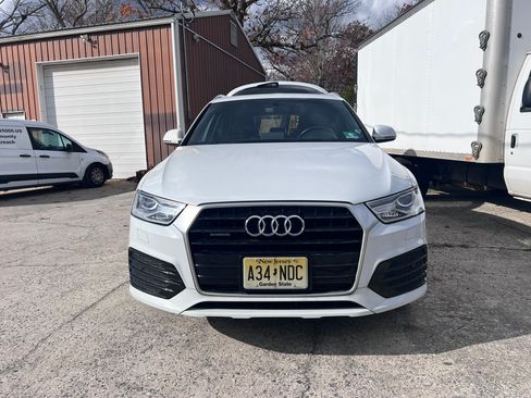 Used 2018 Audi Q3 2.0T Premium w/ Convenience Package image 2