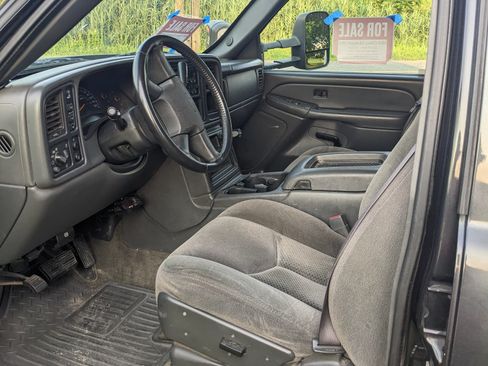 Used 2005 Chevrolet Silverado 3500 LS w/ Heavy-Duty Power Package image 8