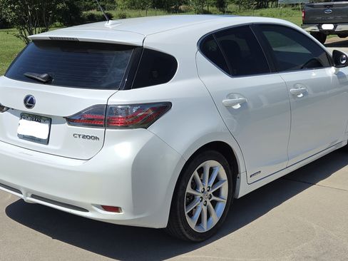 Used 2013 Lexus CT 200h w/ Premium Pkg w/Navigation FWD image 5
